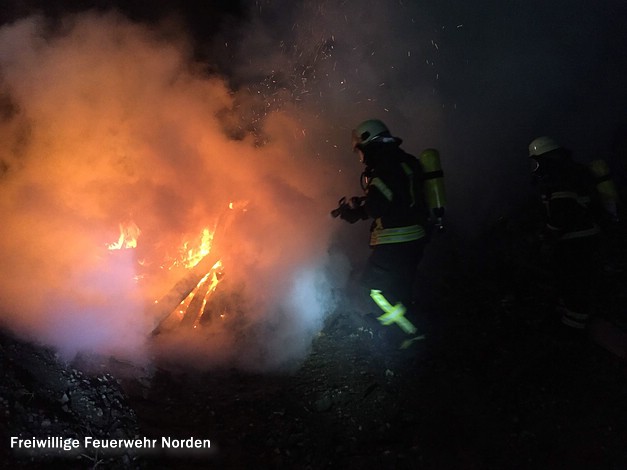 Brennender Sperrmüll, 16.12.2016