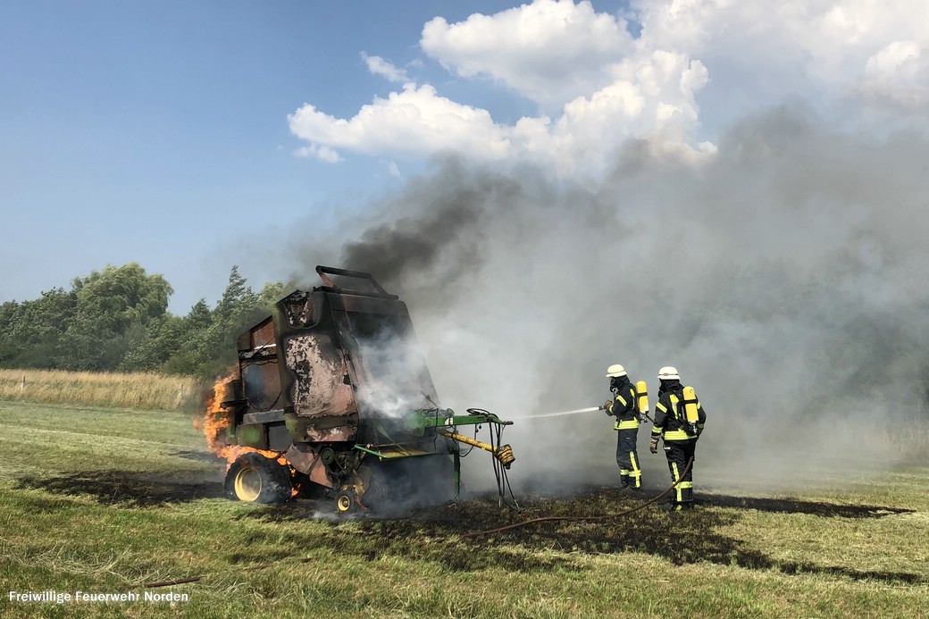 Brennende Rundballenpresse, 17.07.2018