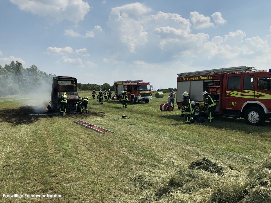 Brennende Rundballenpresse, 17.07.2018