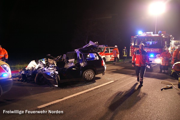 Schwerer Verkehrsunfall, 30.04.2012