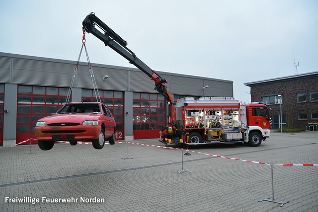 Ankunft und Übergabe Rüstwagen-Kran, Februar 2015