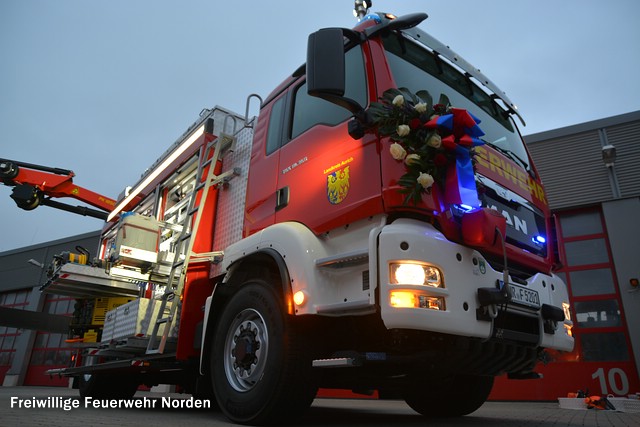 Ankunft und Übergabe Rüstwagen-Kran, Februar 2015