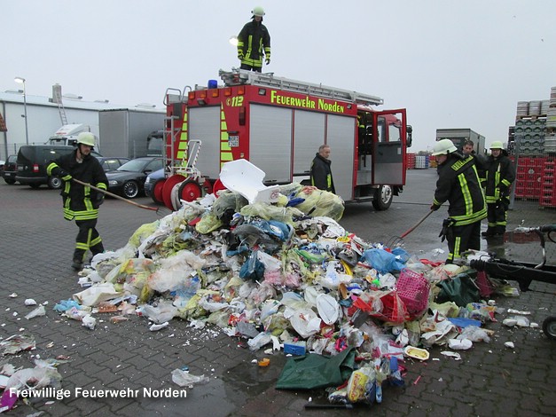 Müllwagen in Brand geraten, 18.11.2013