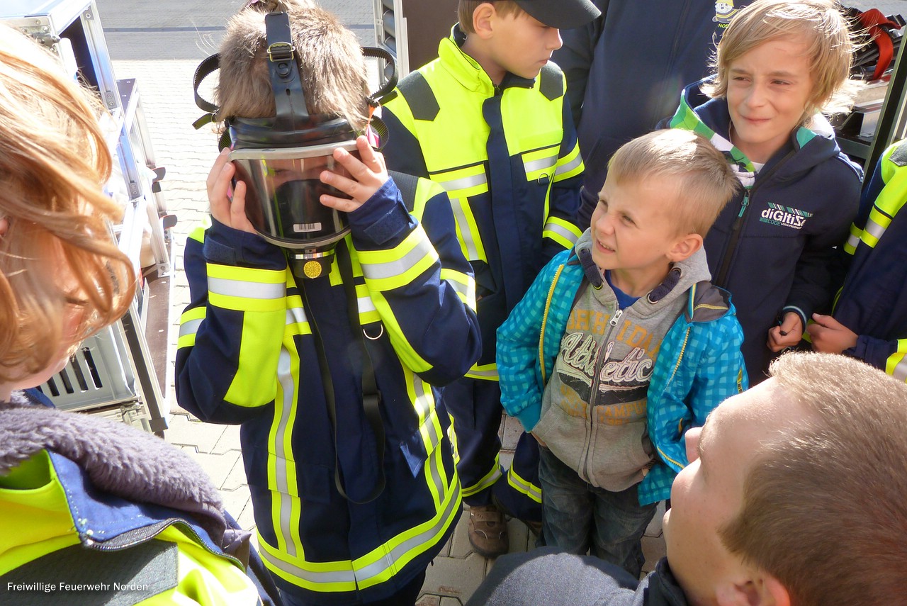 Erster Dienst in neuer Einsatzkleidung, 30.09.2012