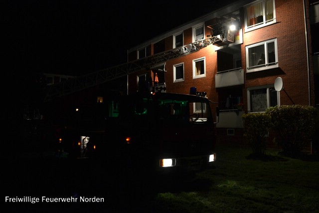 Drehleiter unterstützt Rettungsdienst, 10.09.2014